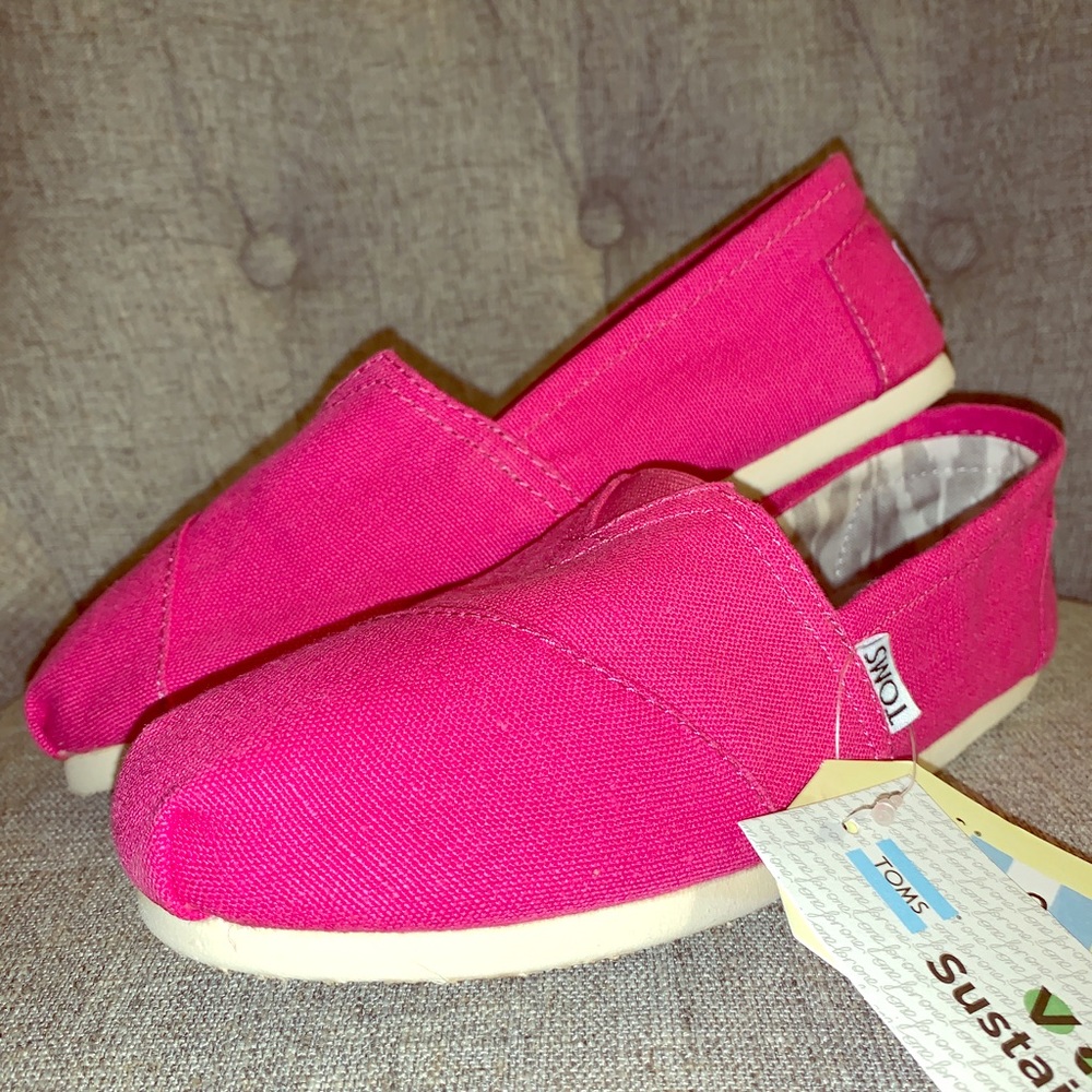 Woman’s TOMS 7.5